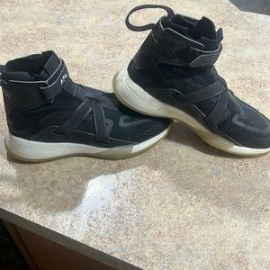 Mens APL basketball shoes